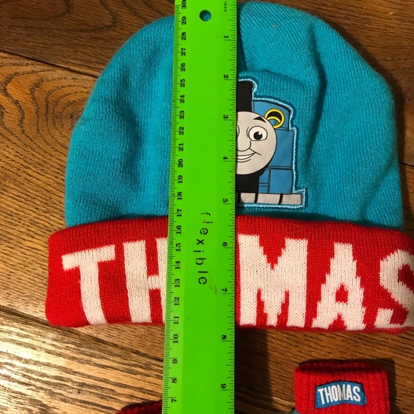 Thomas the train winter hat and mittens - Picture 3 of 5